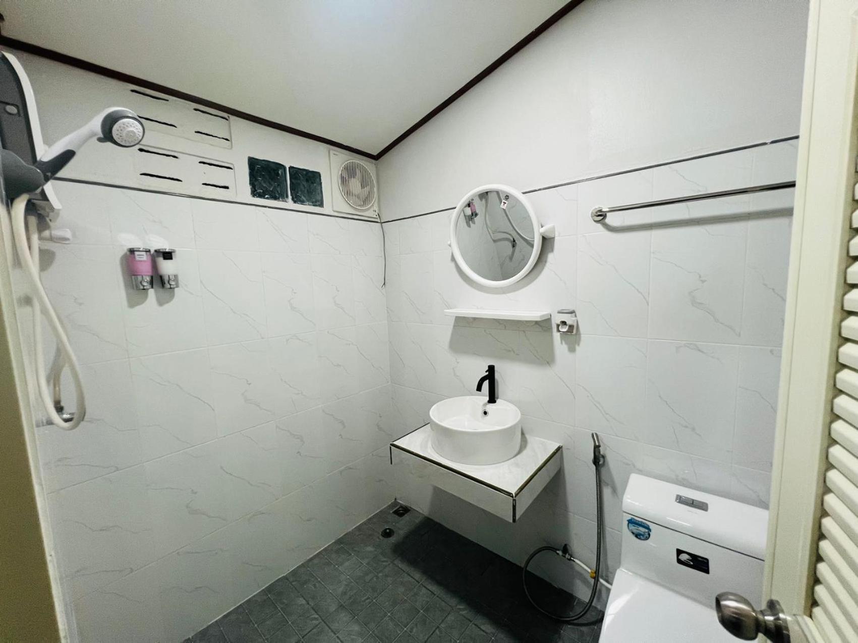 Lungwang Guest House Ban Rak Thai Exterior foto